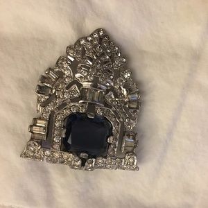 Derosa fur clip antique blue and white Art Deco